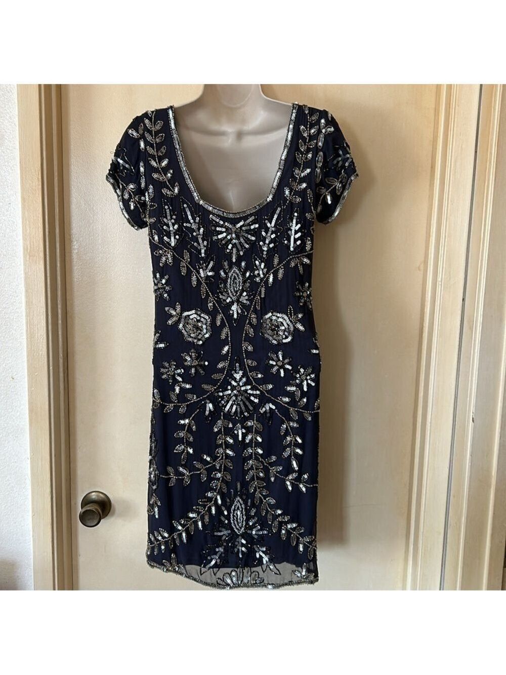 Pisarro Nights 100% grey silk sequin dress size 4 - Picture 9 of 14